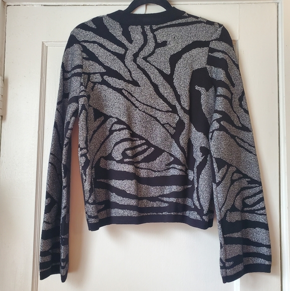 BLACK & SILVER SWEATER - Picture 4 of 4